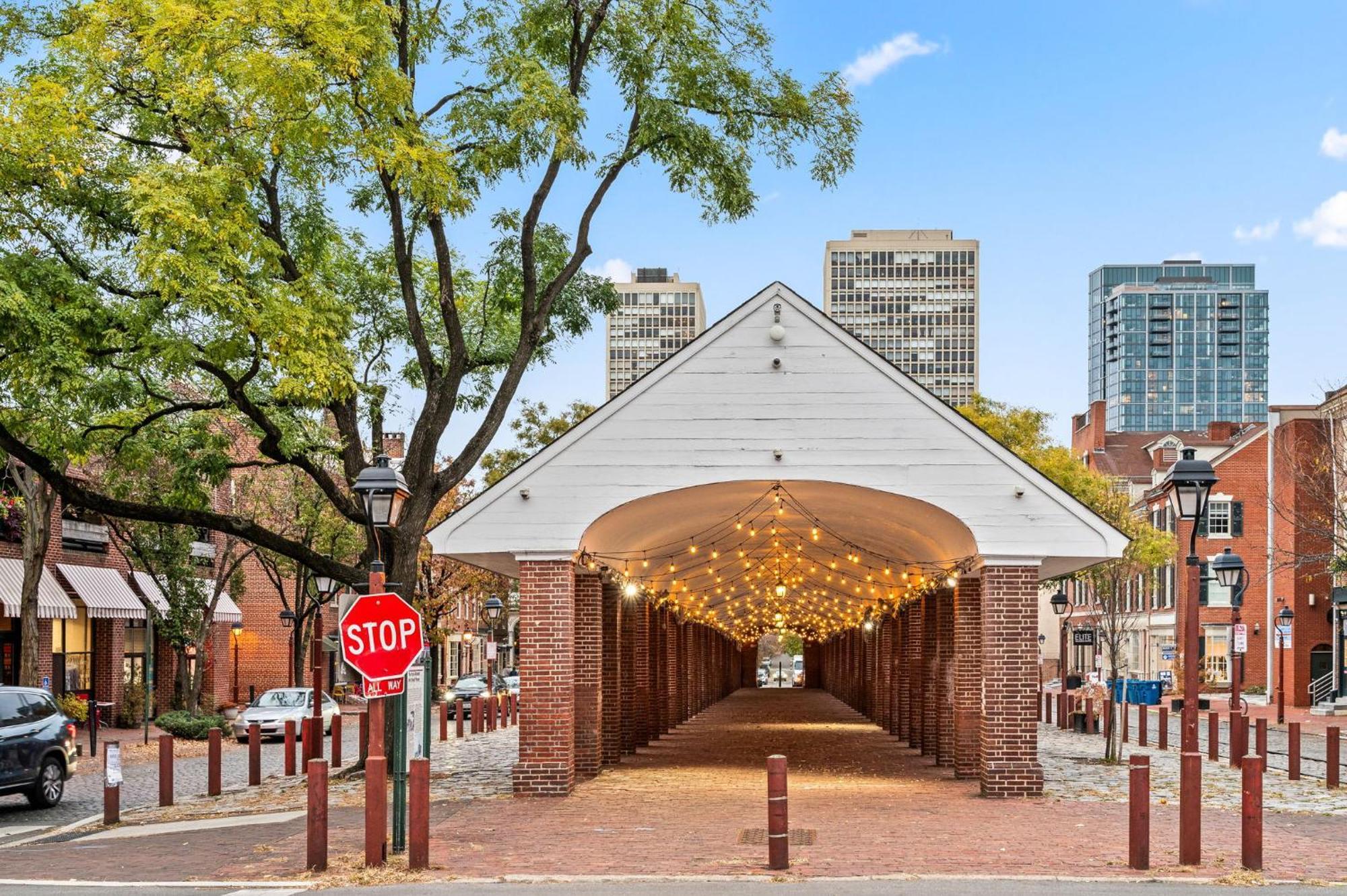 New! Spacious 3-Bedroom Apt In The Heart Of Philly Philadelphia Exterior photo